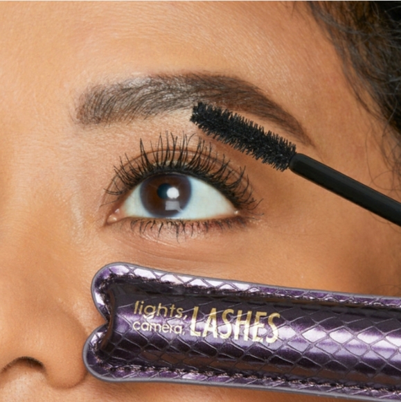 MINI TARTE LIGHTS, CAMERA, LASHES 4-IN-1 MASCARA. - Picture 6 of 15